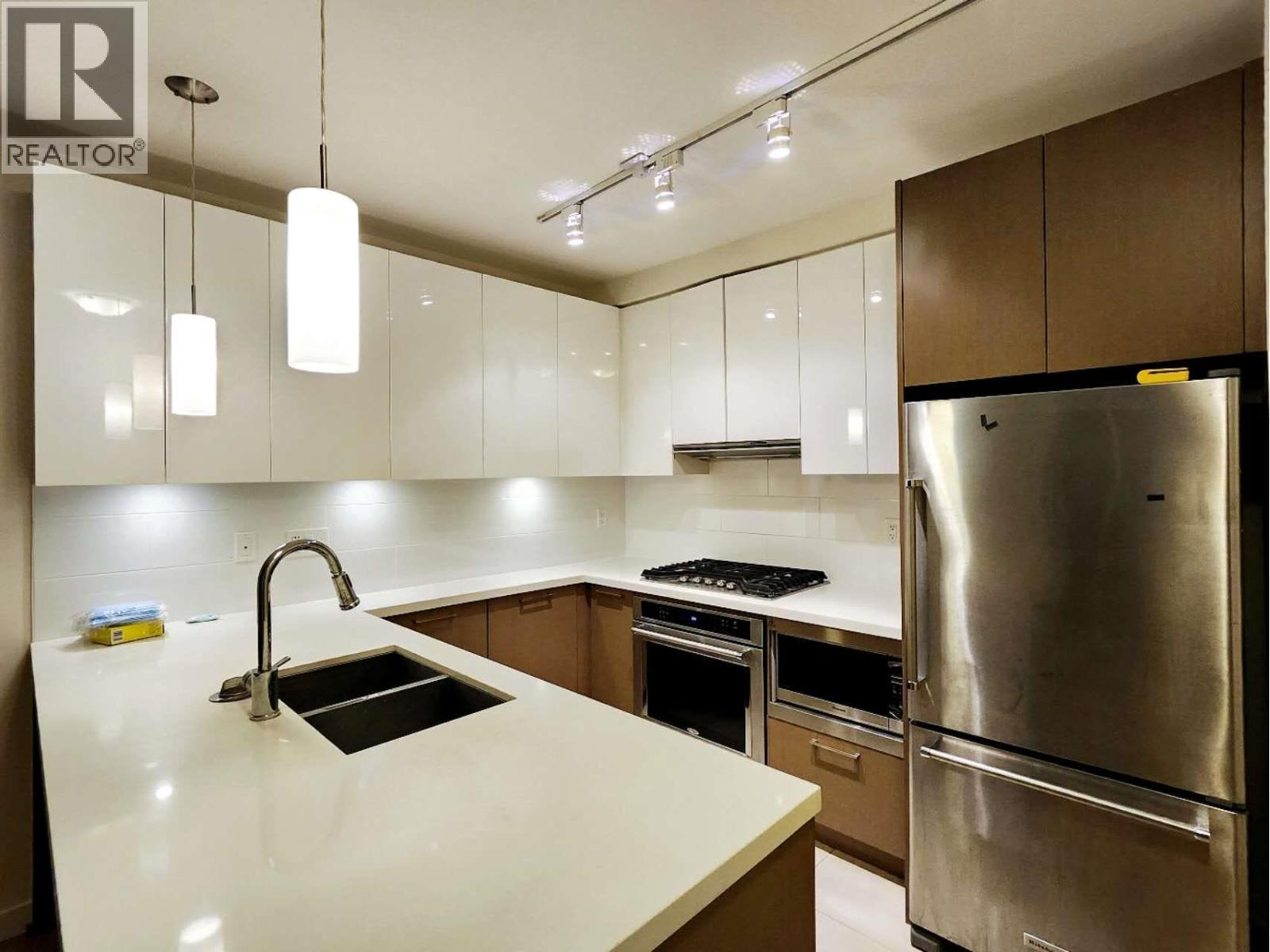 2605 3080 LINCOLN AVENUE, Coquitlam — photo 2