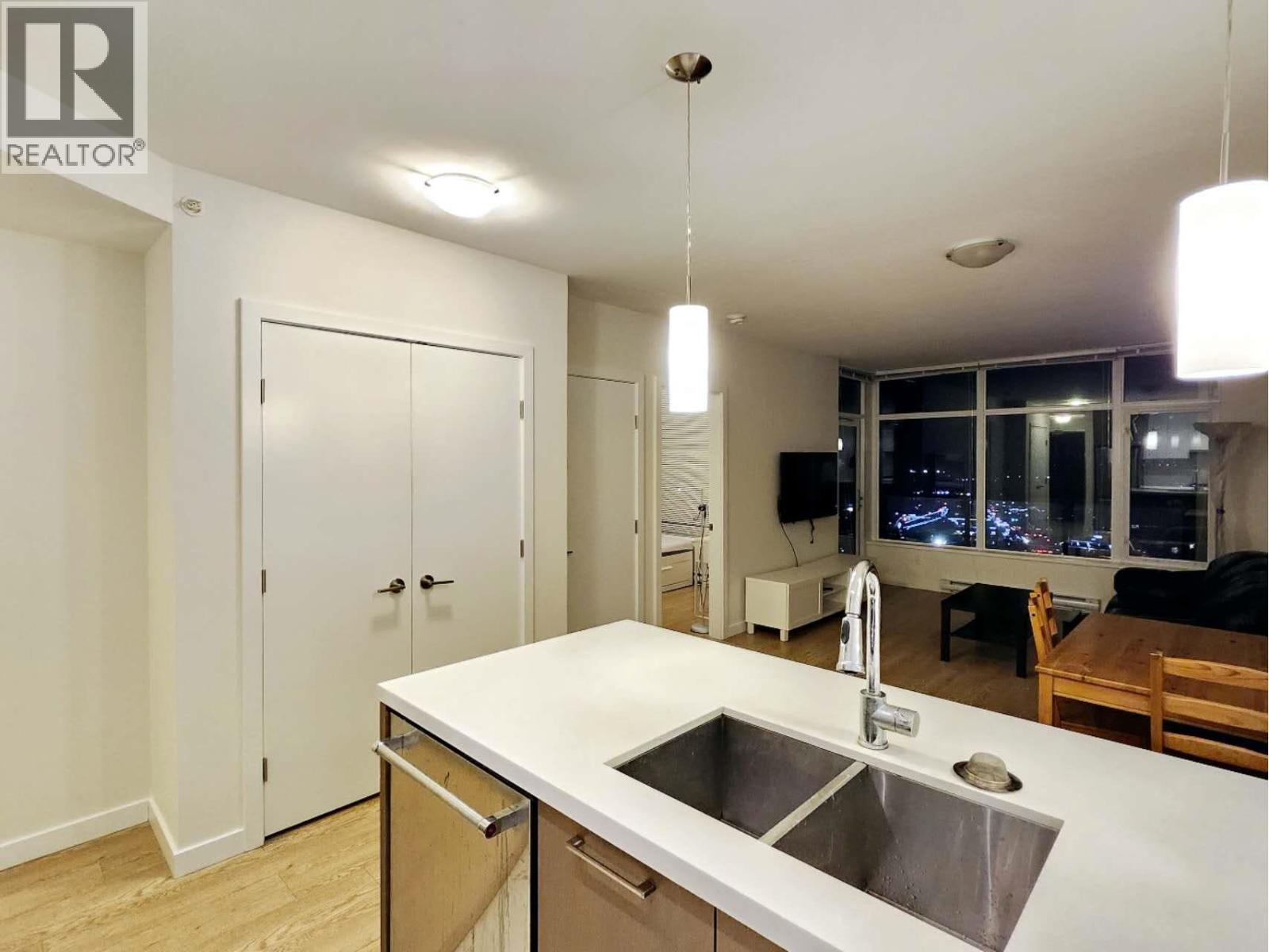 2605 3080 LINCOLN AVENUE, Coquitlam — photo 3