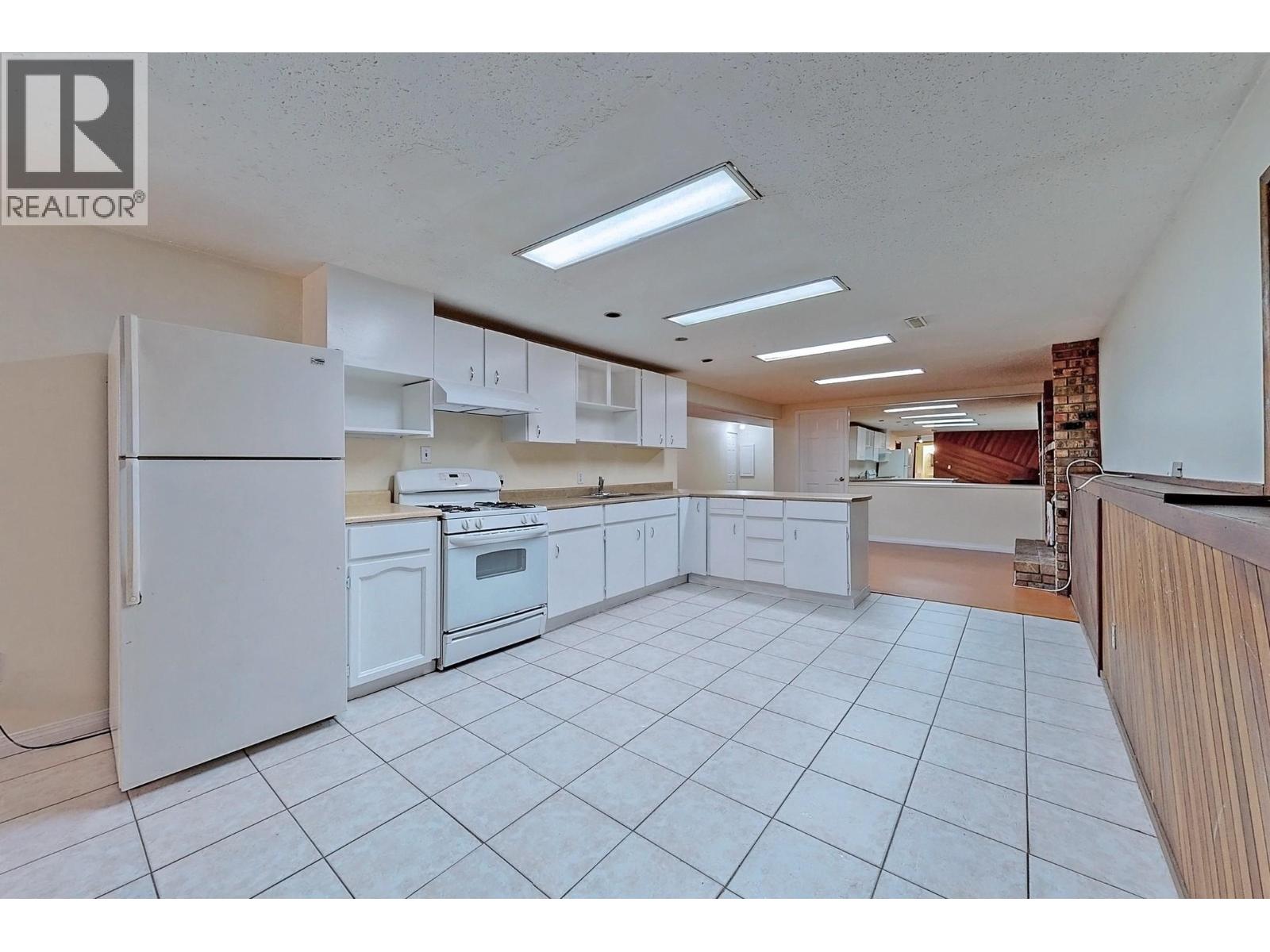 Basement-768 COMO LAKE AVENUE, Coquitlam