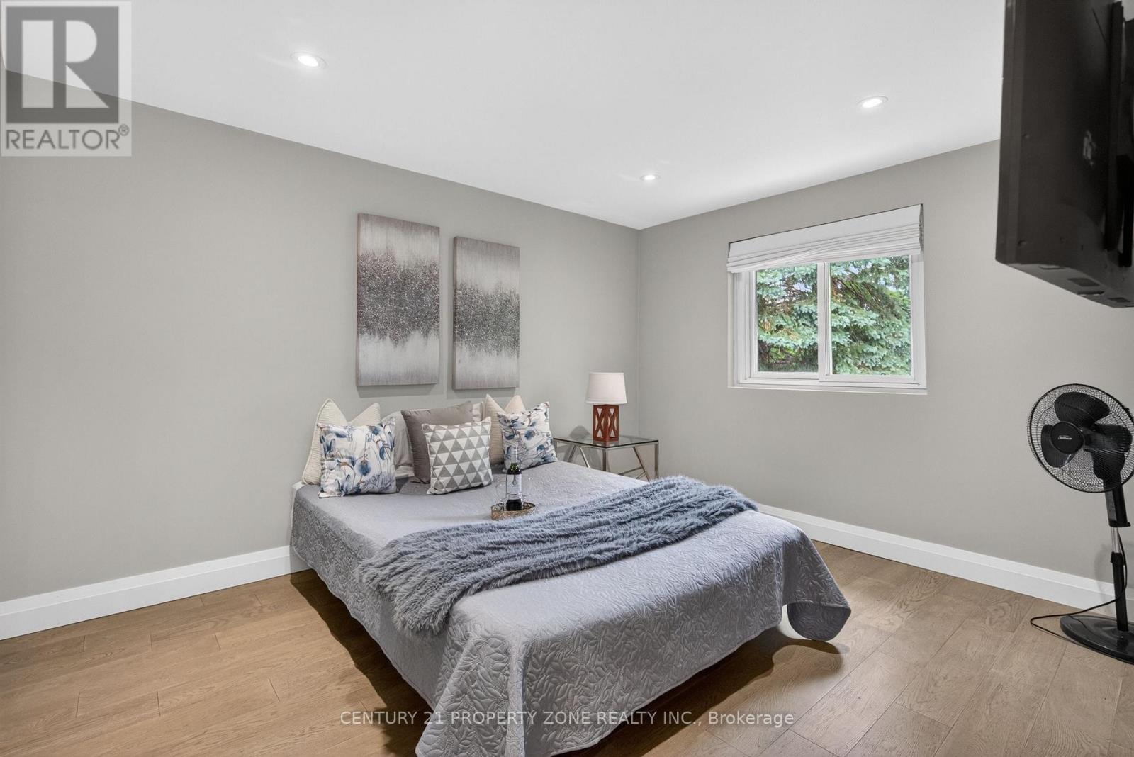 121 SAINT LUCIE DRIVE - 33