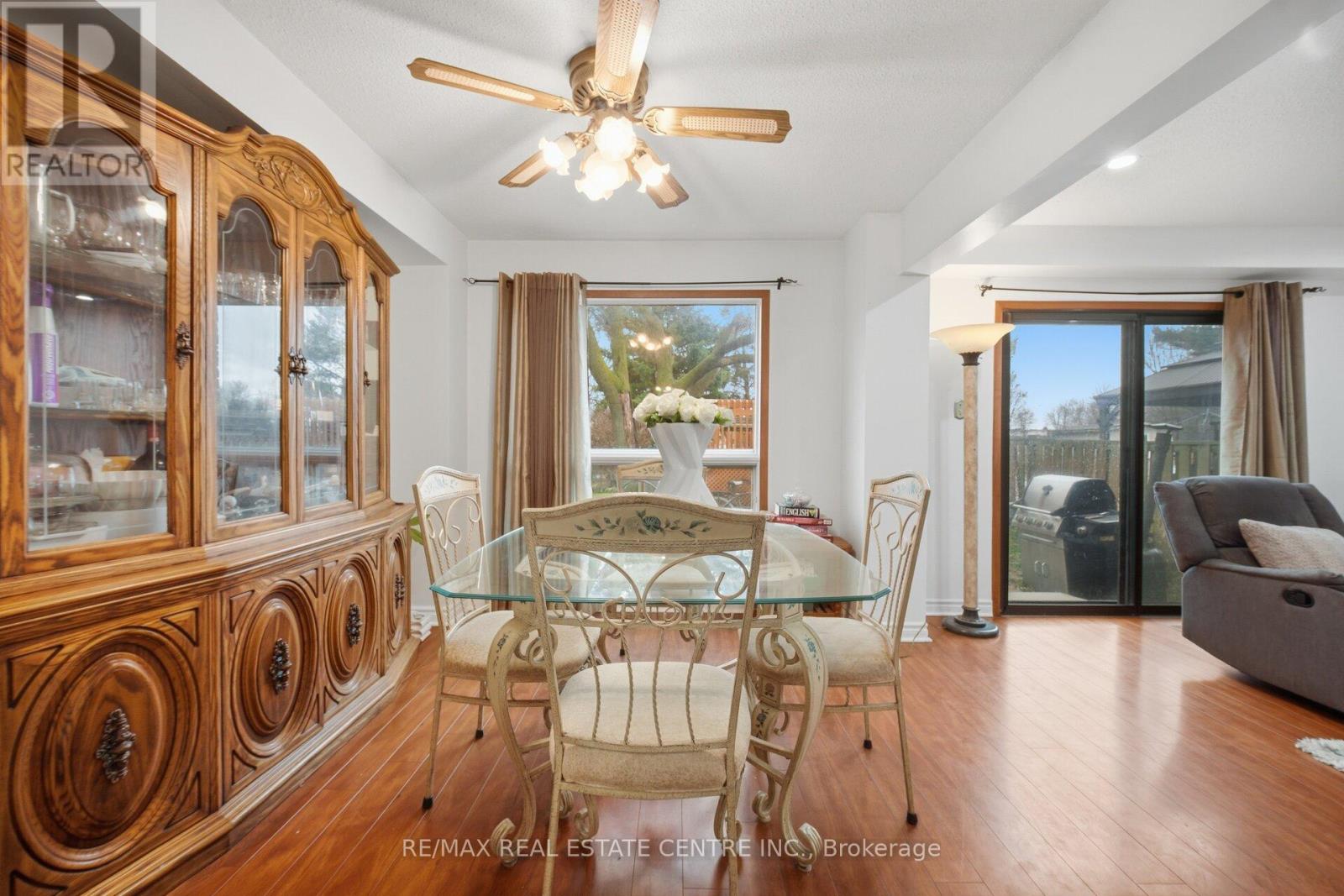 32 DAFOE CRESCENT - 13