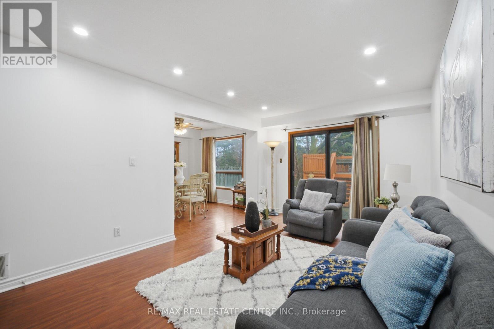 32 DAFOE CRESCENT - 17