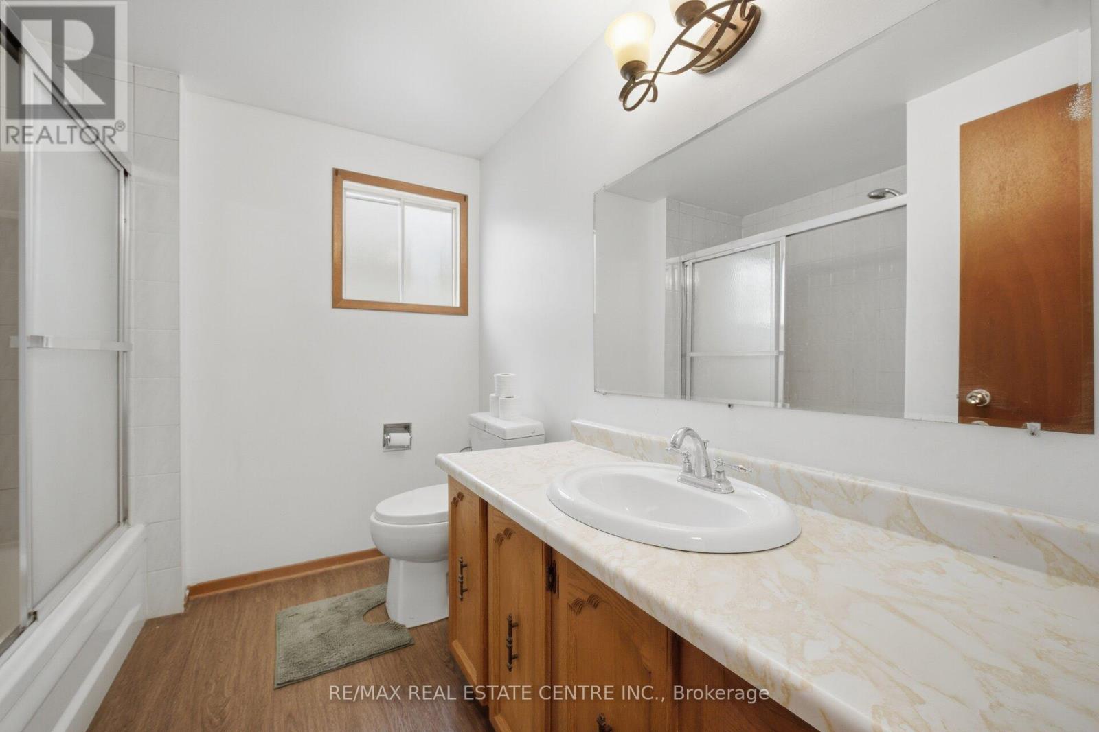 32 DAFOE CRESCENT - 31