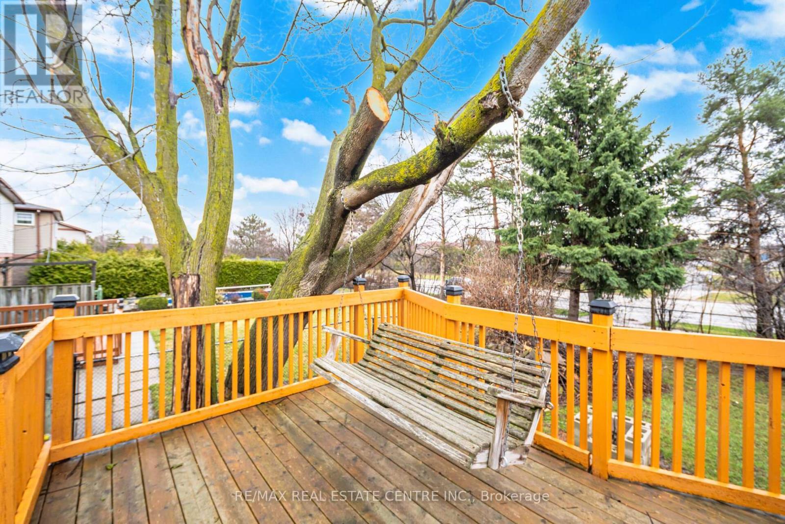 32 DAFOE CRESCENT - 43