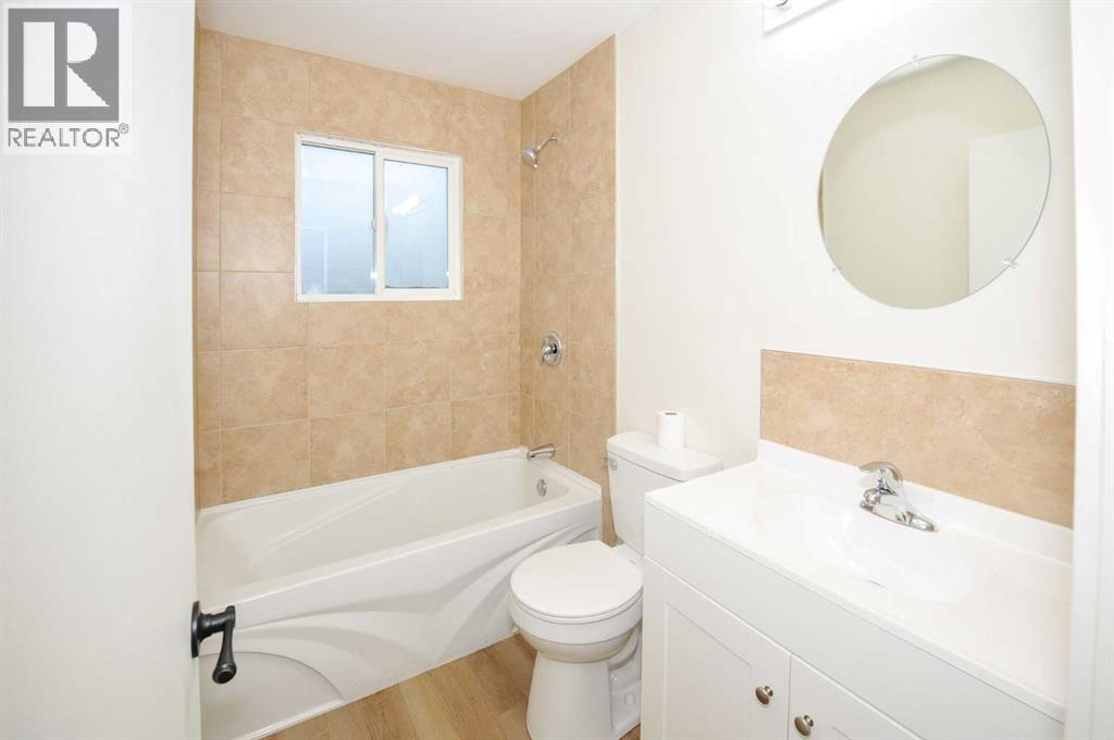 4201 50 Avenue - 11