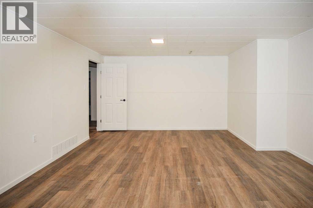 4201 50 Avenue - 14