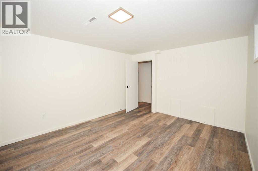 4201 50 Avenue - 19