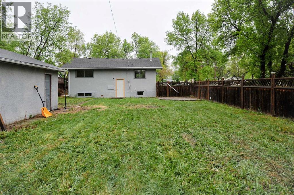 4201 50 Avenue - 22