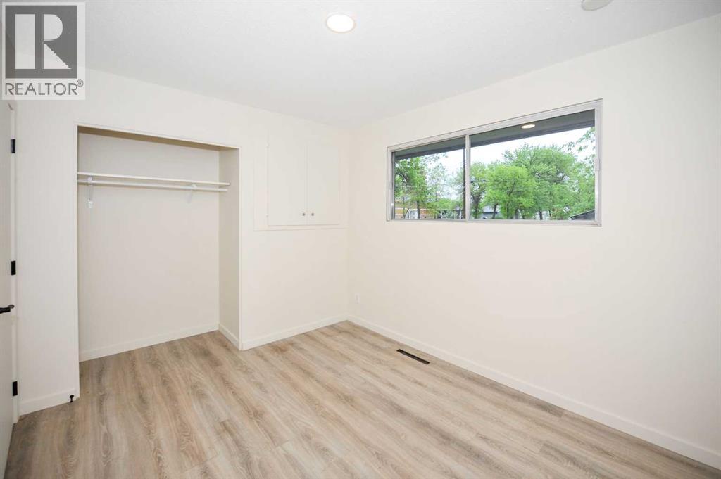 4201 50 Avenue - 10