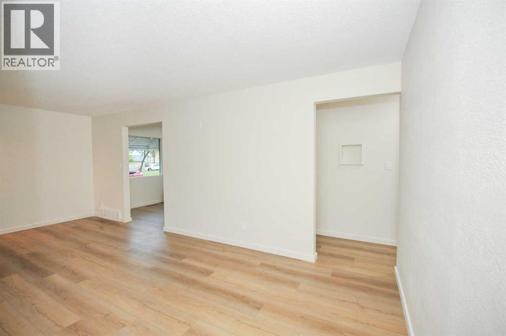 4201 50 Avenue - 5