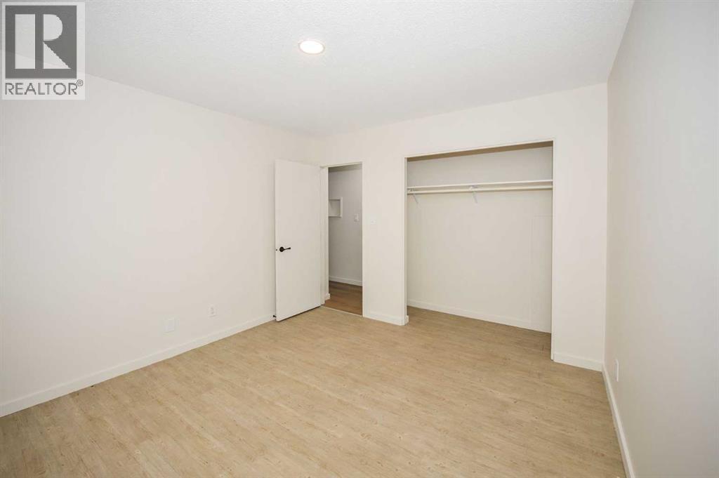 4201 50 Avenue - 9