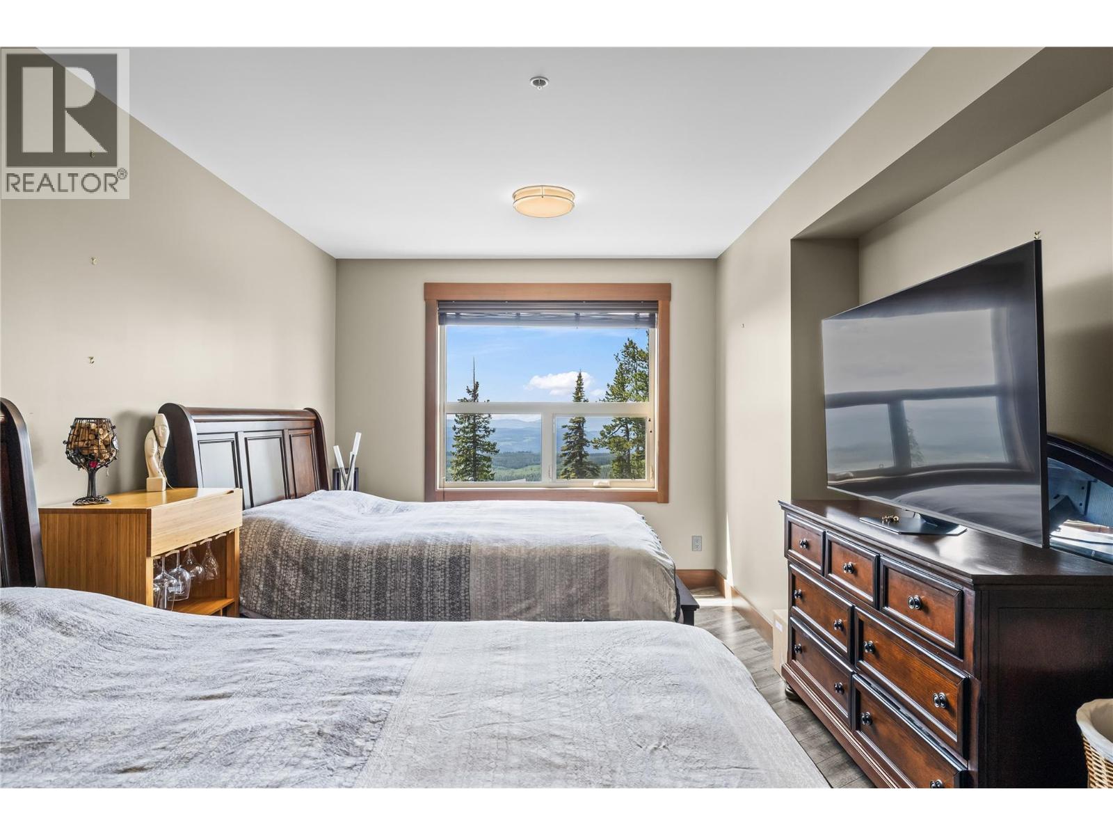 #203 5300B Big White Road - 24