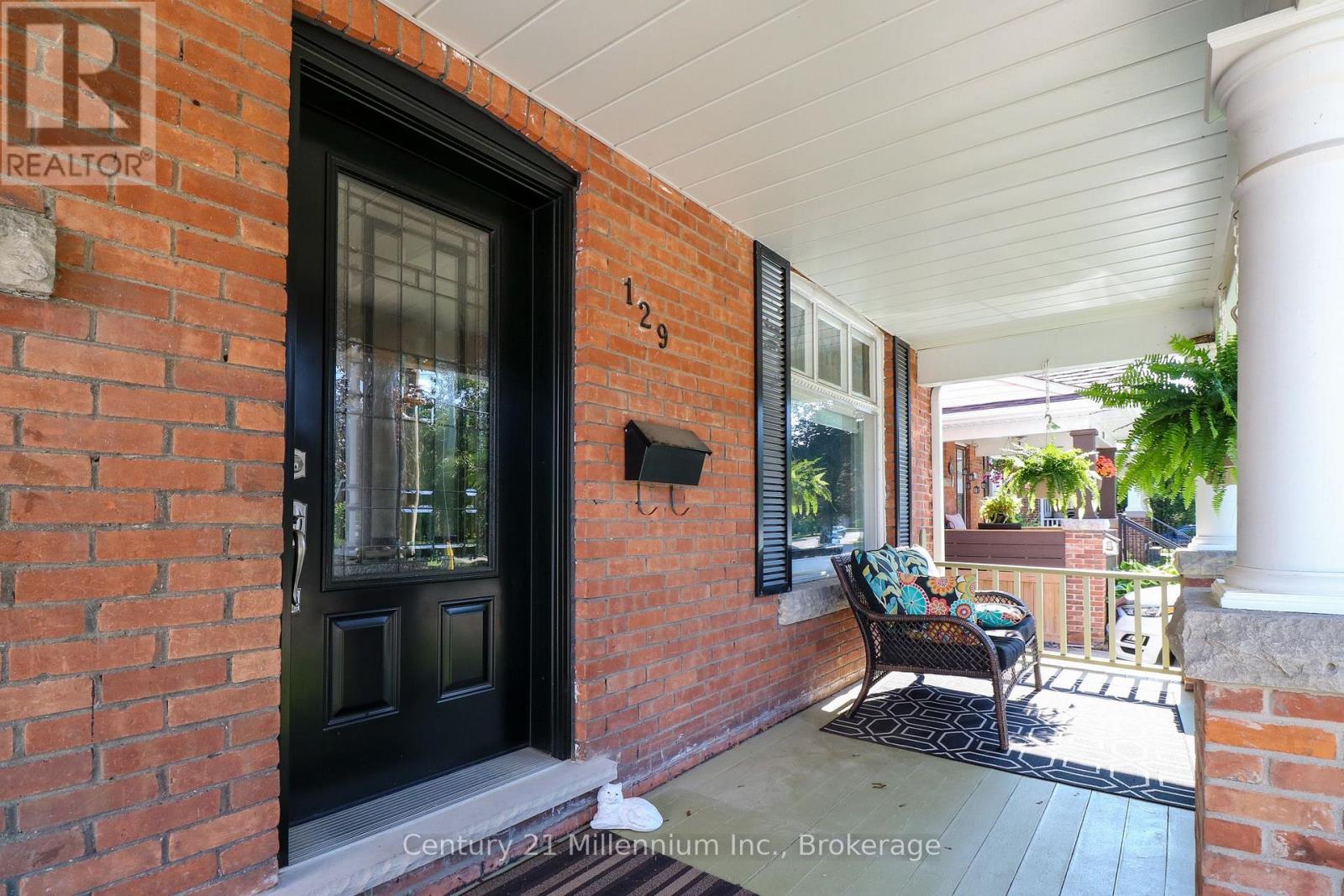129 4TH STREET W - Image 3