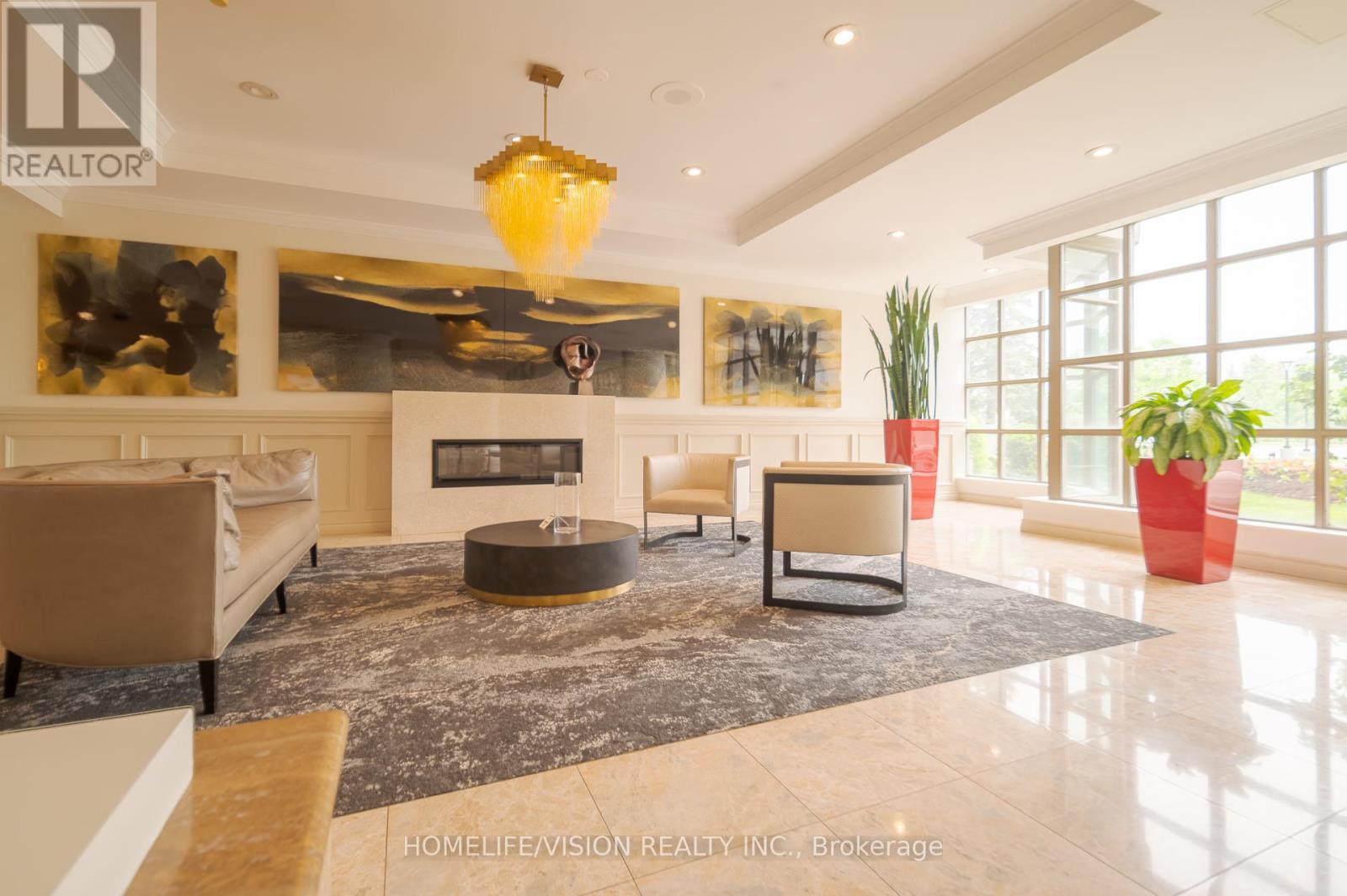 #413 7 TOWNSGATE DRIVE - 26