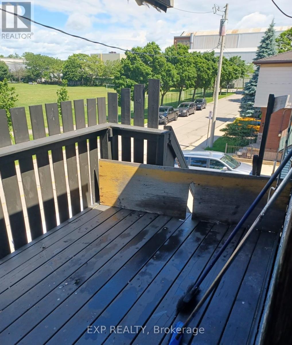 521 BARTON STREET E - 17