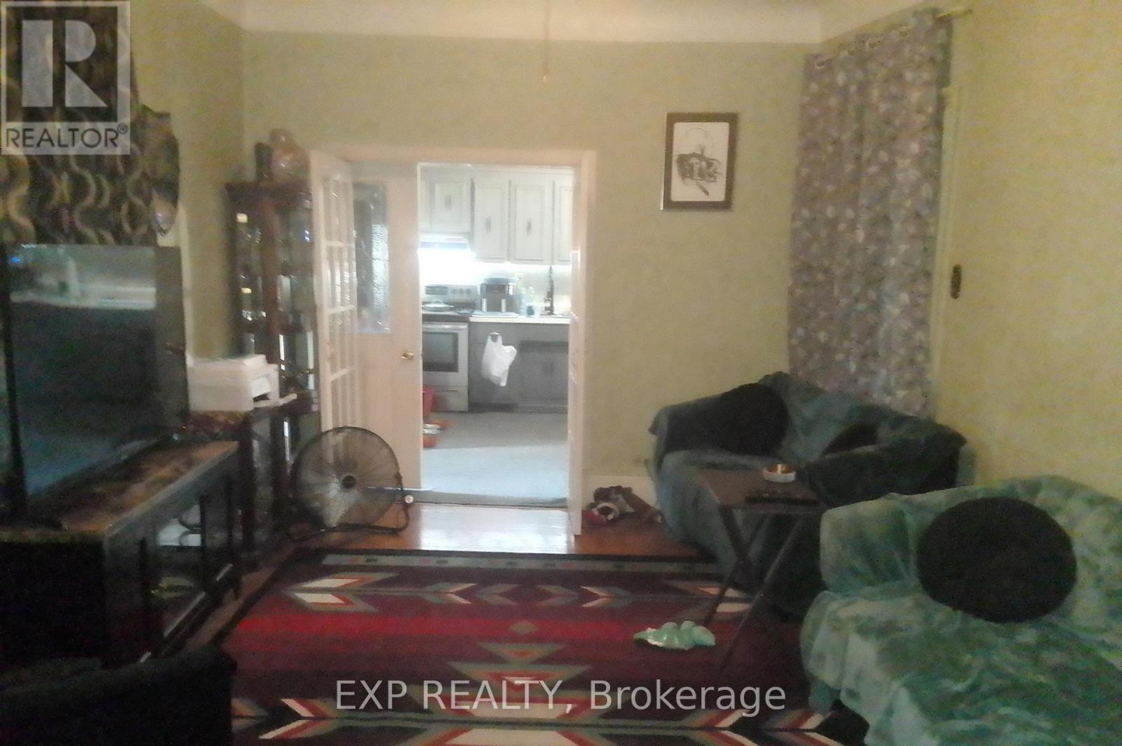 521 BARTON STREET E - 13