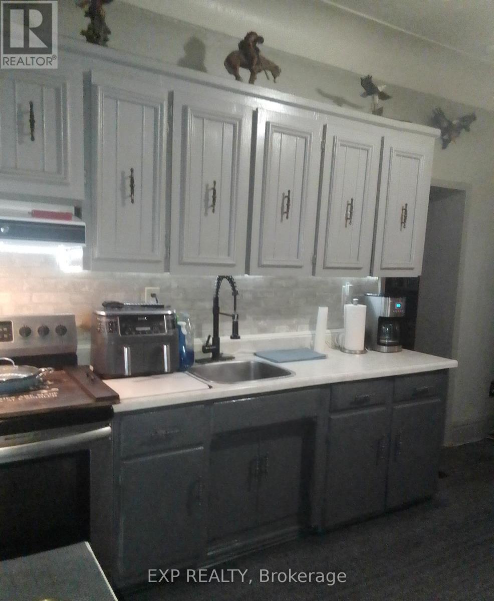 521 BARTON STREET E - 4
