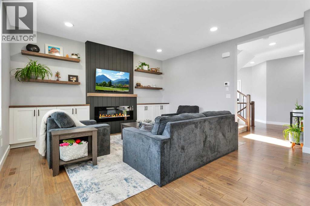 Listing photo – 132 Hollman Close E, Penhold