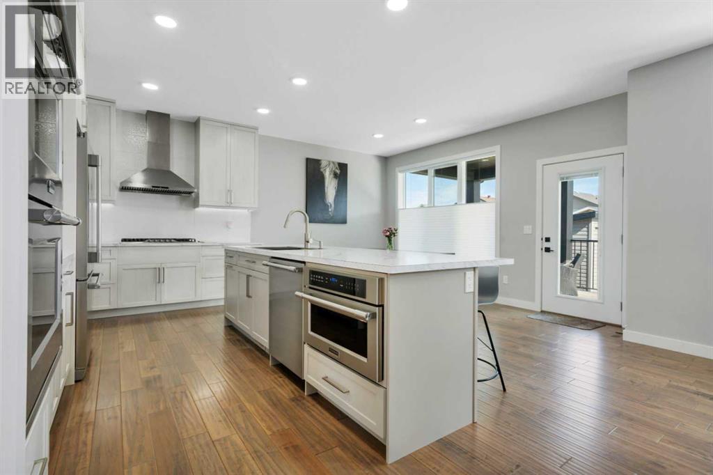 Listing photo – 132 Hollman Close E, Penhold