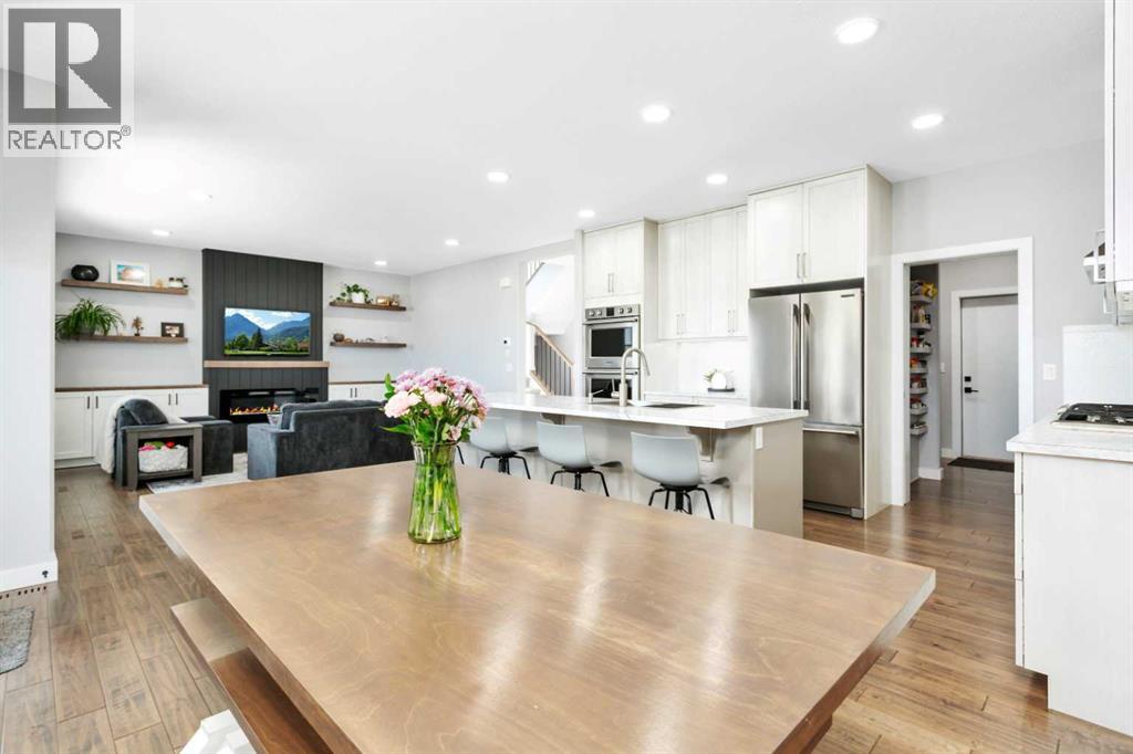 Listing photo – 132 Hollman Close E, Penhold