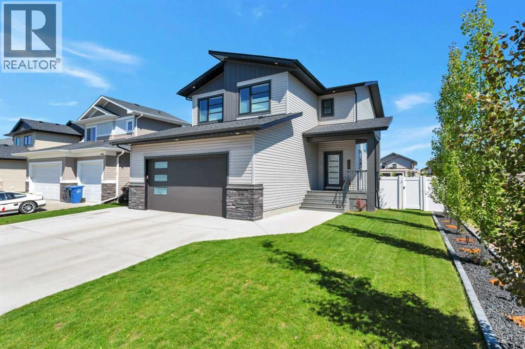 Listing photo – 132 Hollman Close E, Penhold