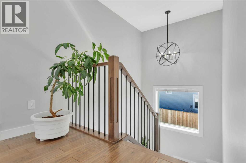 Listing photo – 132 Hollman Close E, Penhold