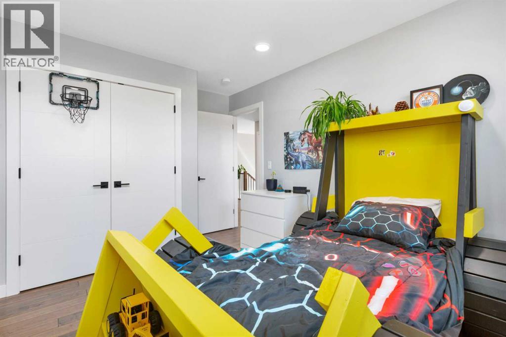 Listing photo – 132 Hollman Close E, Penhold