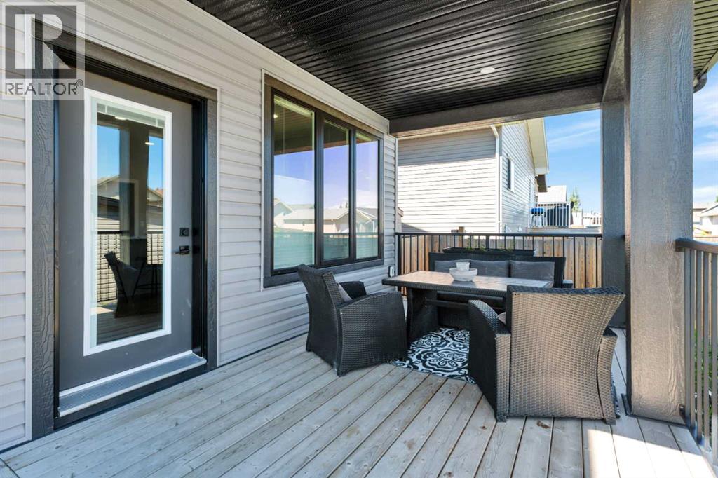 Listing photo – 132 Hollman Close E, Penhold