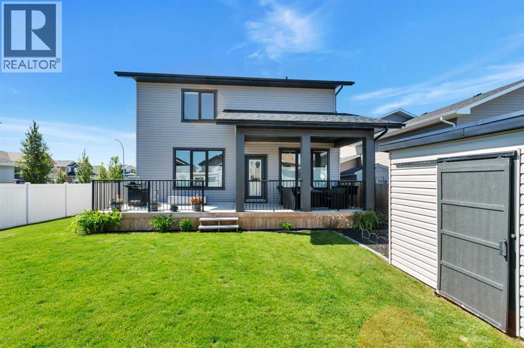 Listing photo – 132 Hollman Close E, Penhold