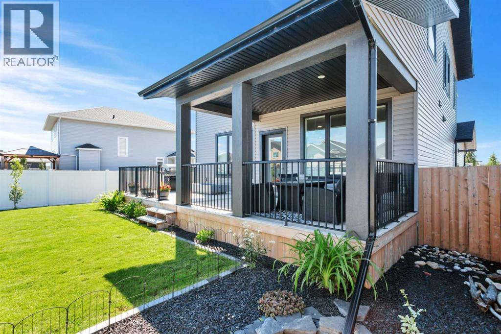 Listing photo – 132 Hollman Close E, Penhold