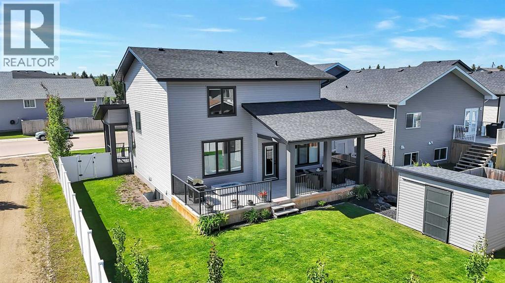 Listing photo – 132 Hollman Close E, Penhold