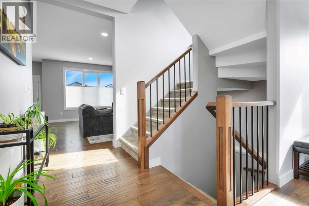 Listing photo – 132 Hollman Close E, Penhold