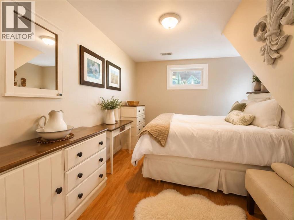 11307 Leonard Street — photo 13