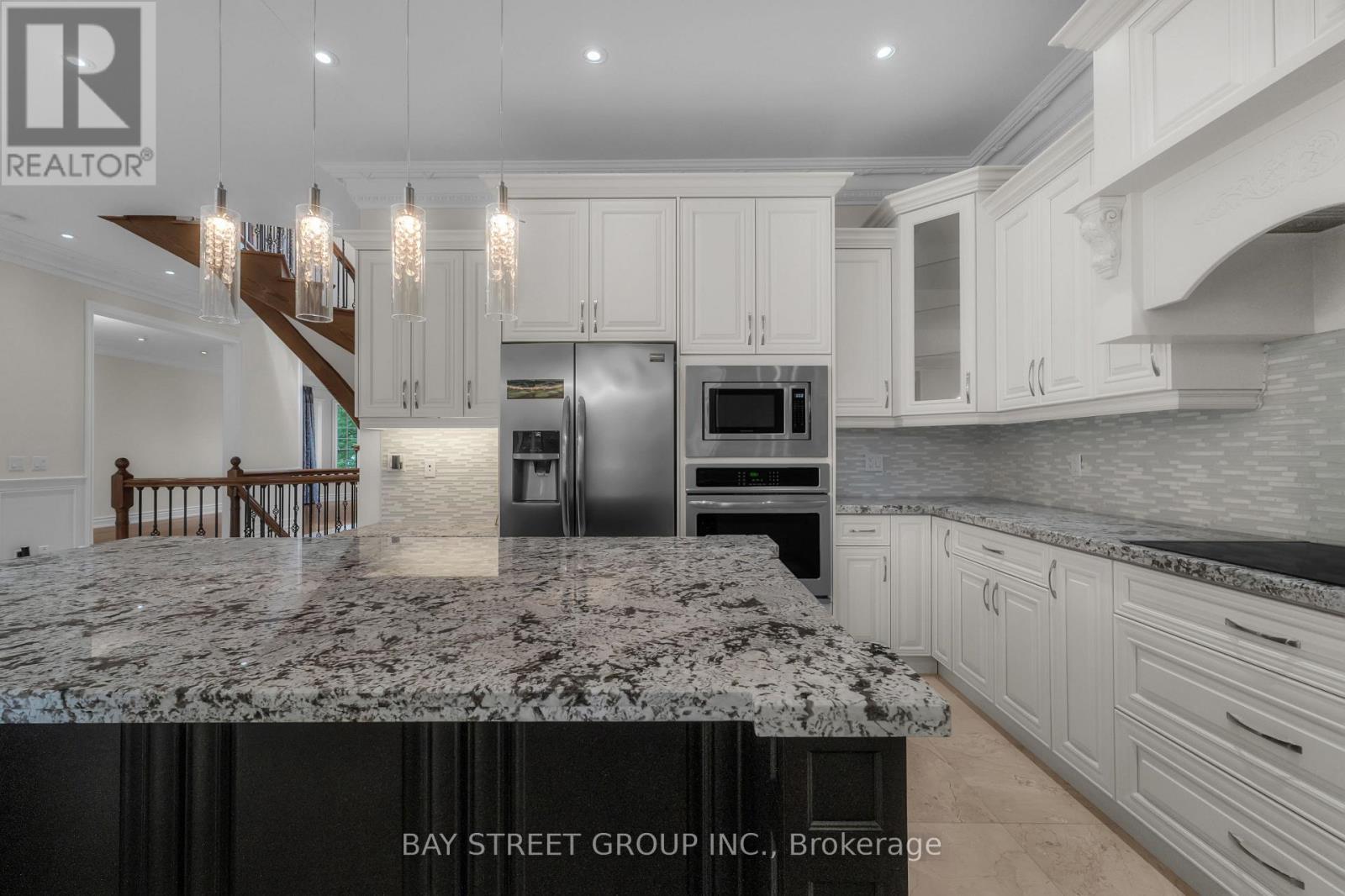 24 MURRAY AVENUE - 11