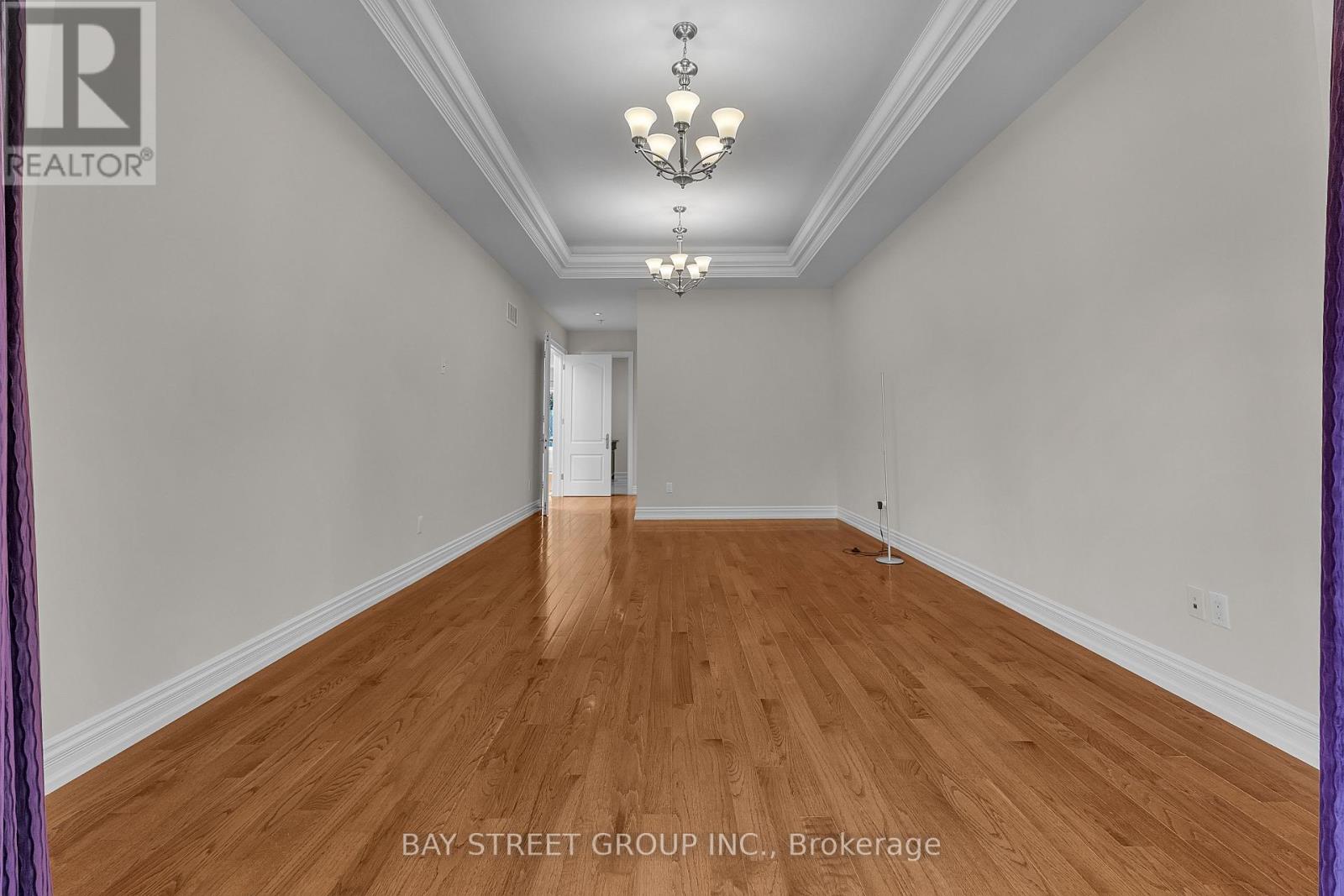 24 MURRAY AVENUE - 25
