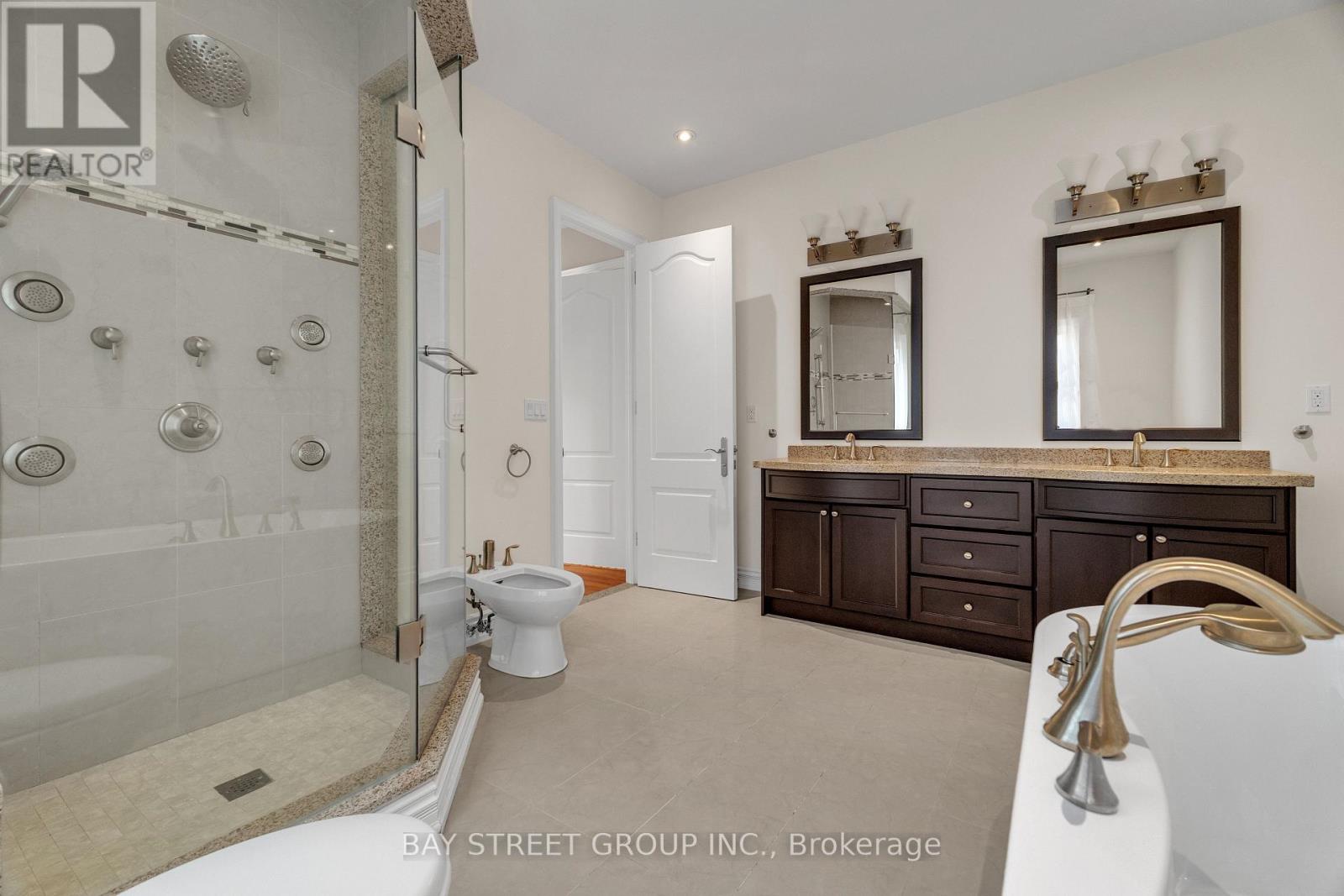 24 MURRAY AVENUE - 27