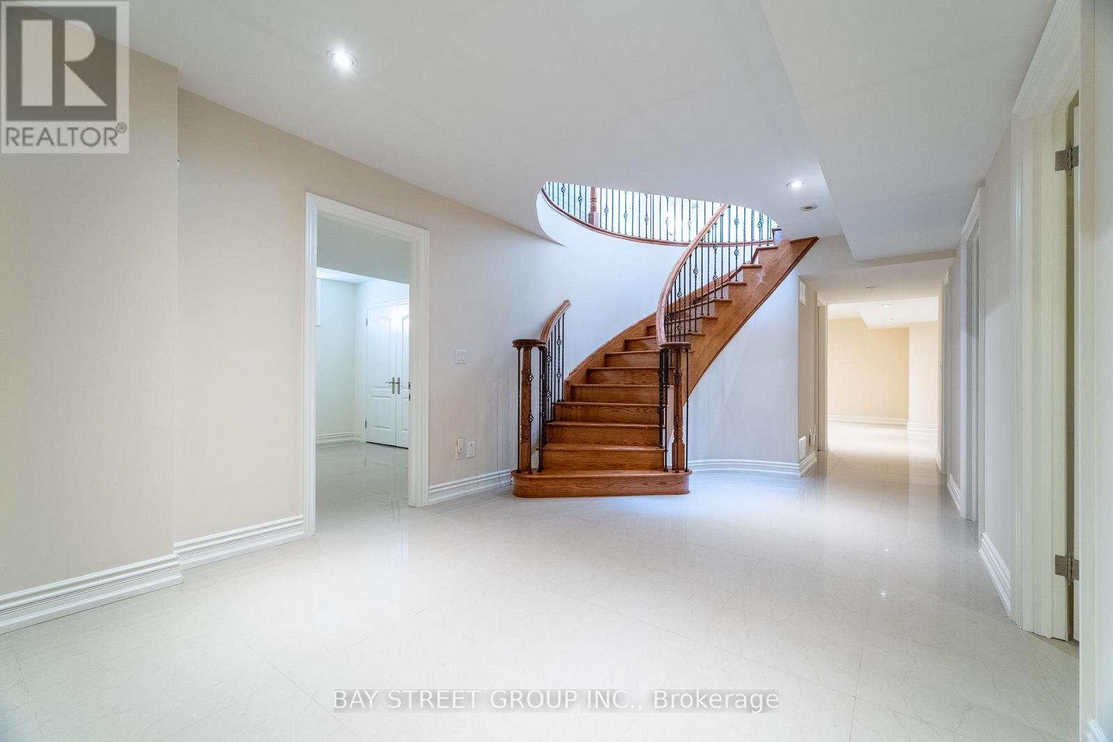 24 MURRAY AVENUE - 28