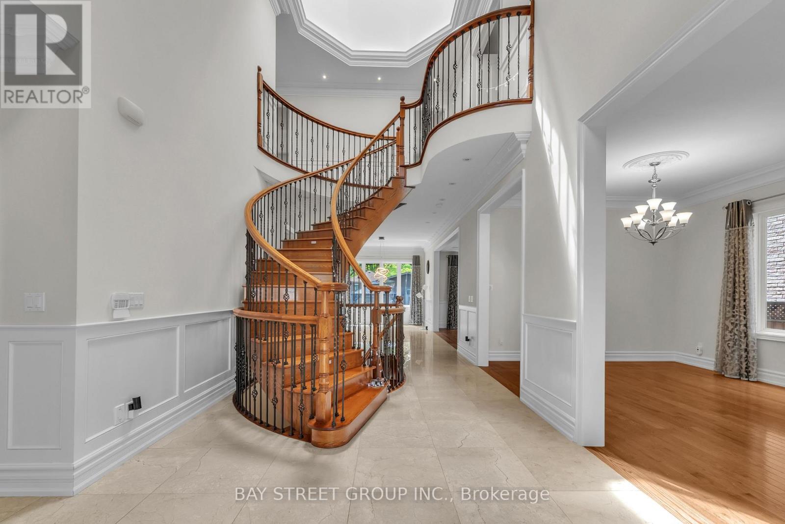 24 MURRAY AVENUE - 4