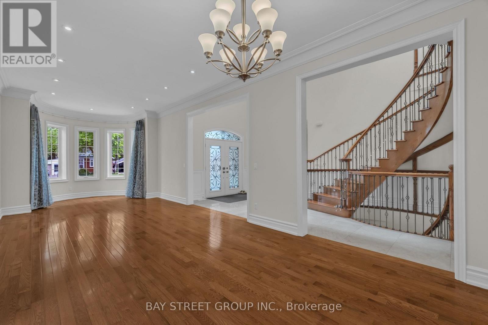 24 MURRAY AVENUE - 6