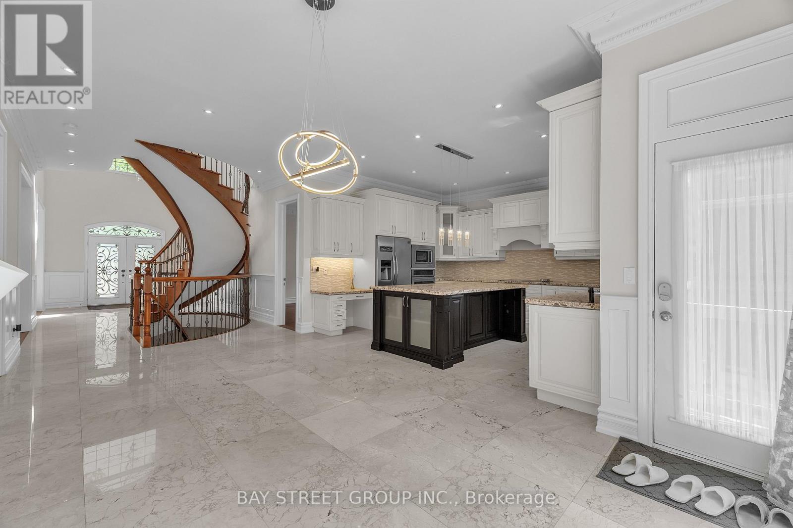 24 MURRAY AVENUE - 7