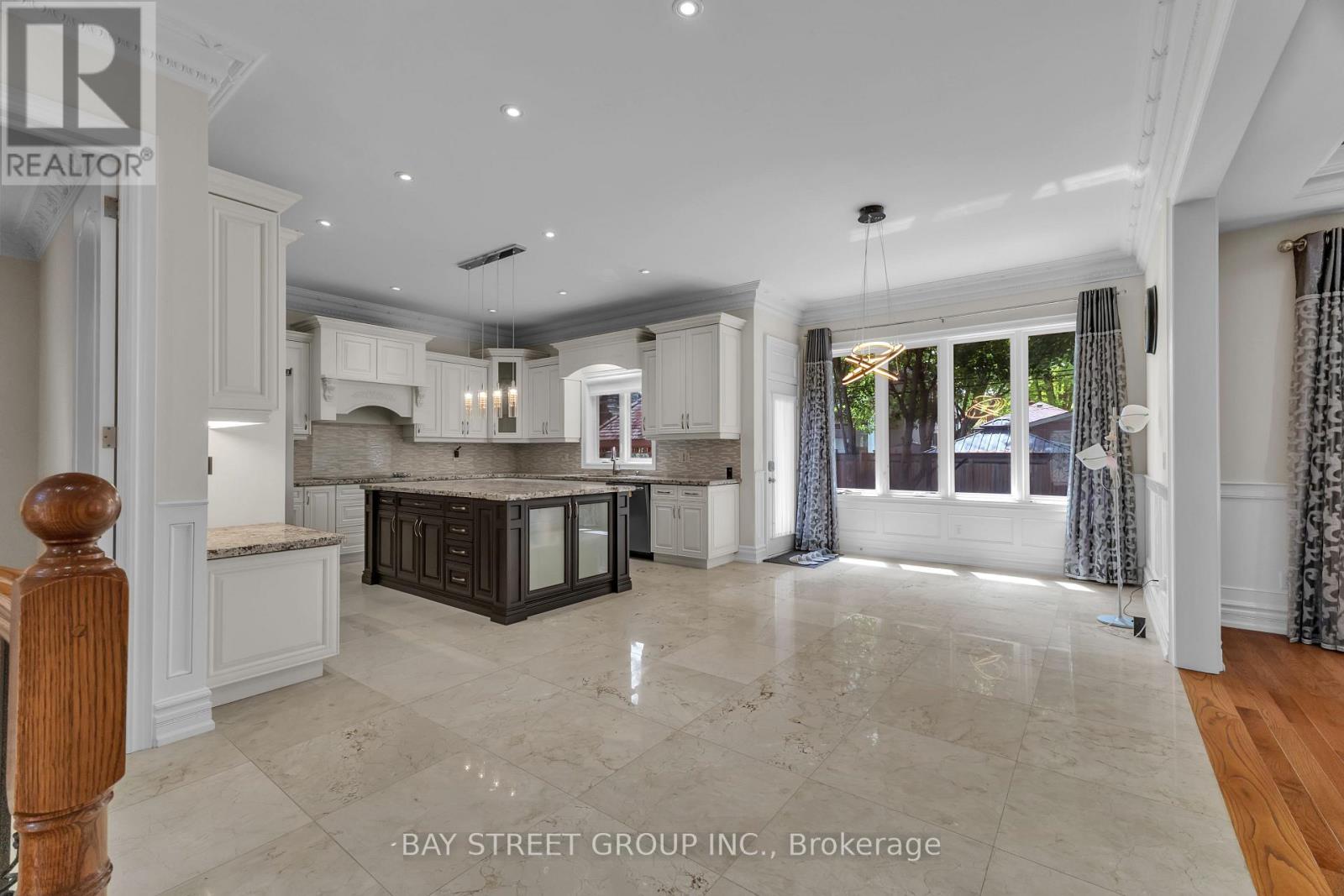 24 MURRAY AVENUE - 8