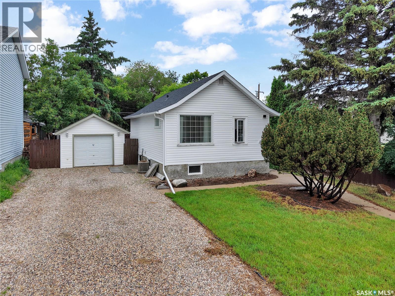 2524 Kelvin AVENUE - 1