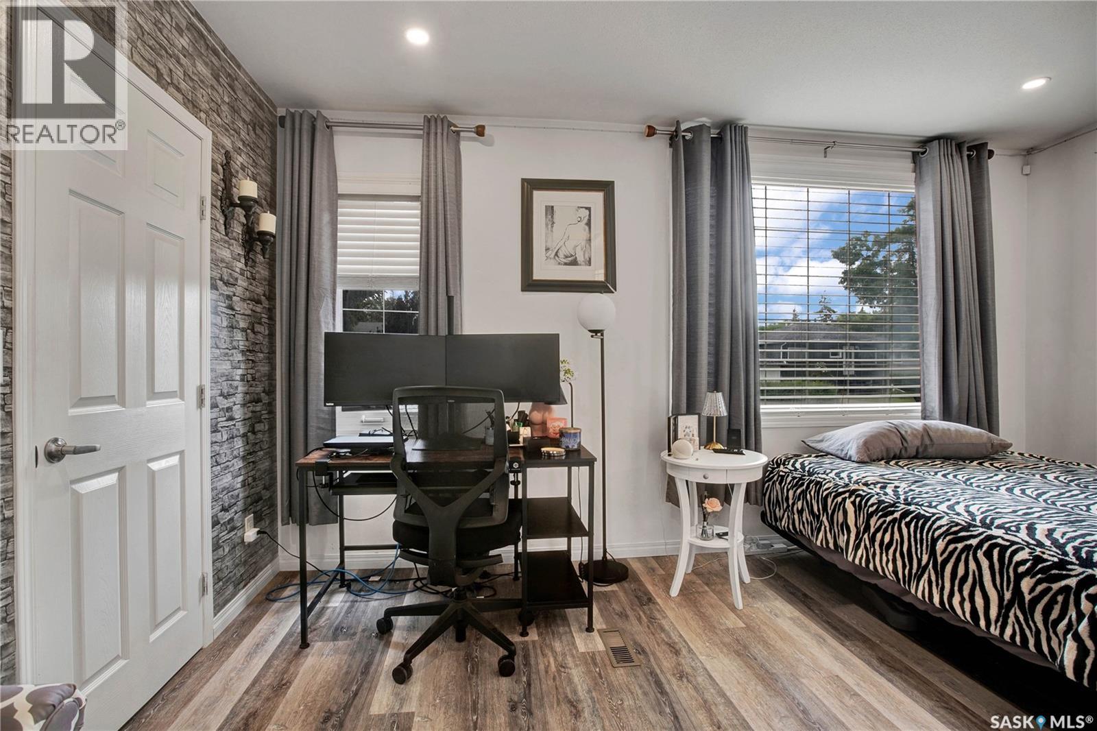 2524 Kelvin AVENUE - 11