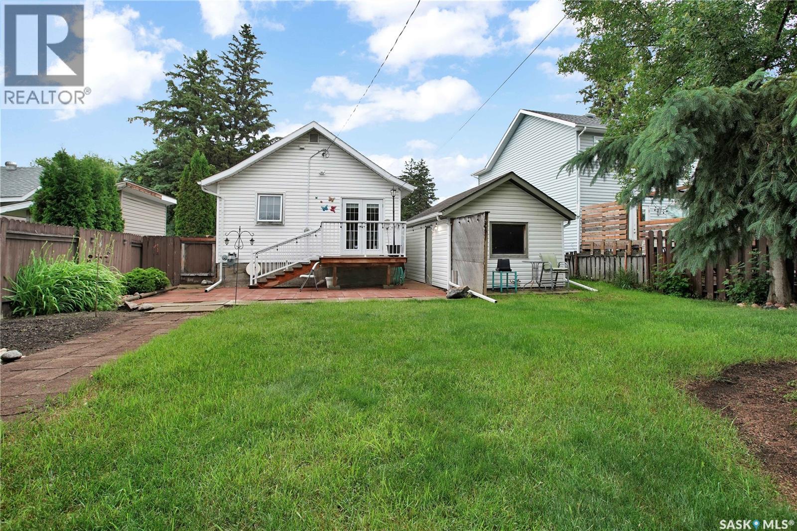 2524 Kelvin AVENUE - 24