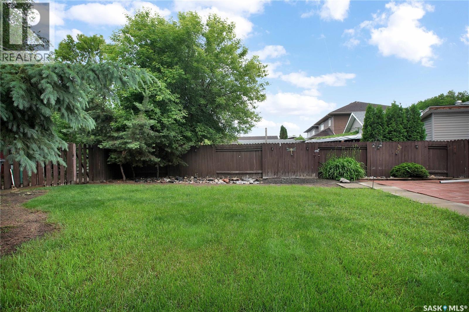 2524 Kelvin AVENUE - 25