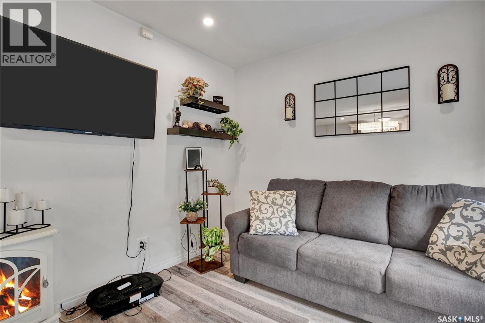 2524 Kelvin AVENUE - 5