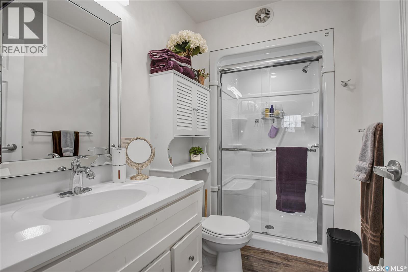 2524 Kelvin AVENUE — photo 9