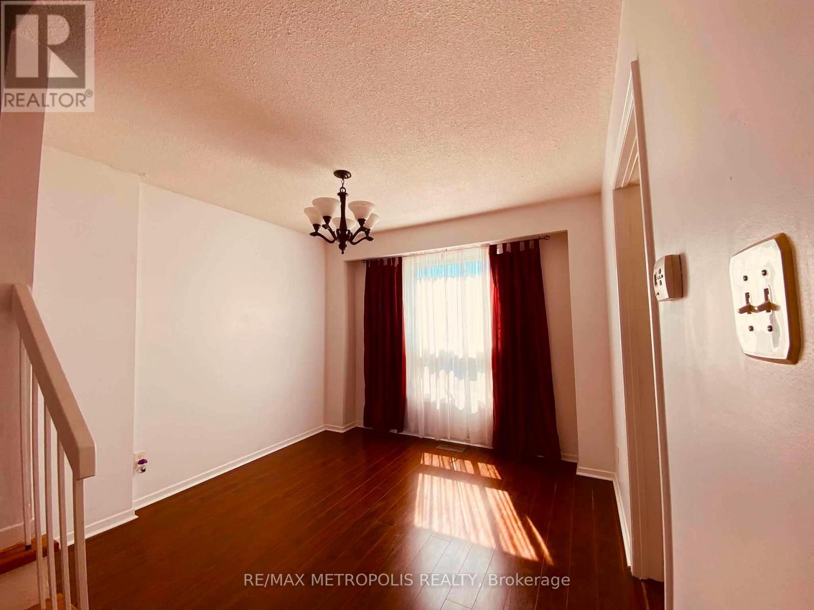 85 ELMVALE AVENUE - 9