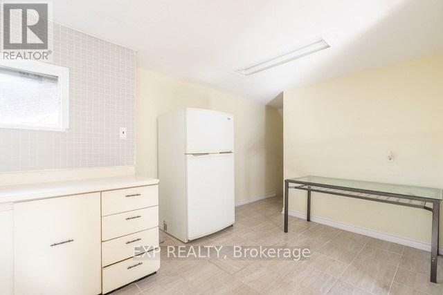 99 SANFORD AVENUE N - Image 8