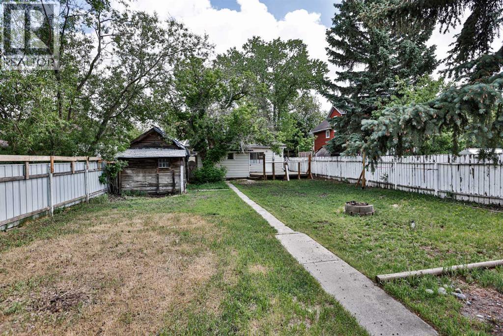 318 16 Street N - 15